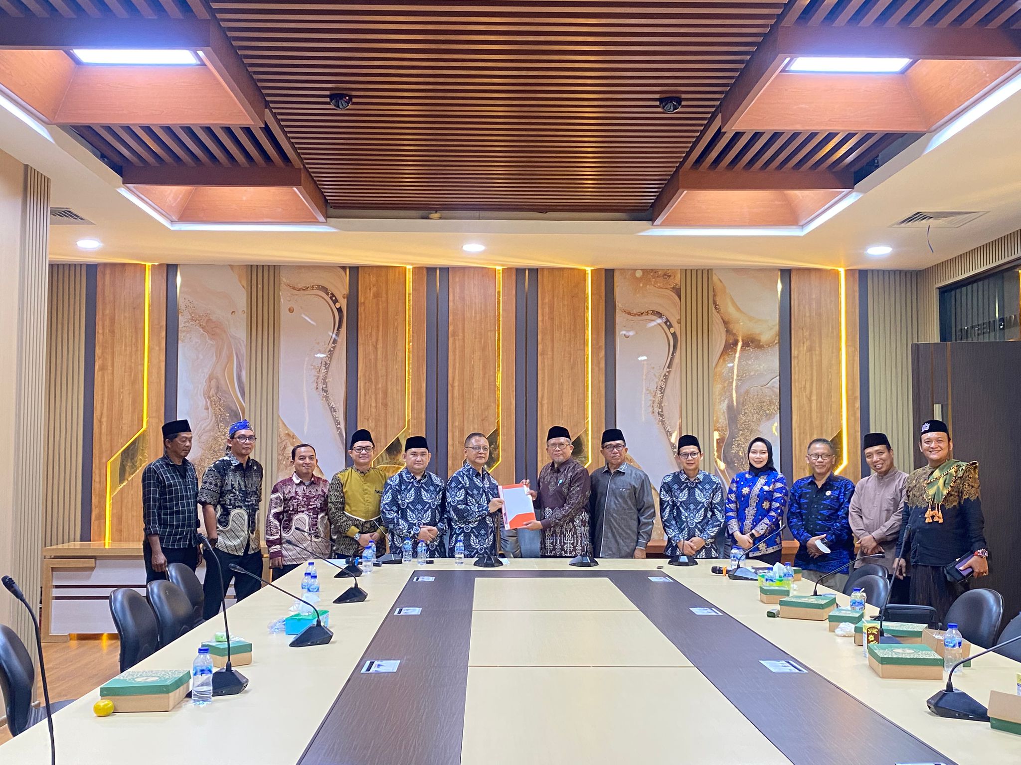 Pimpinan Ponpes Kun Karima Pimpin Aduan FSPP Banten ke KPID: Tuntut Trans7 Bertanggung Jawab atas Tayangan Xpose Uncensored