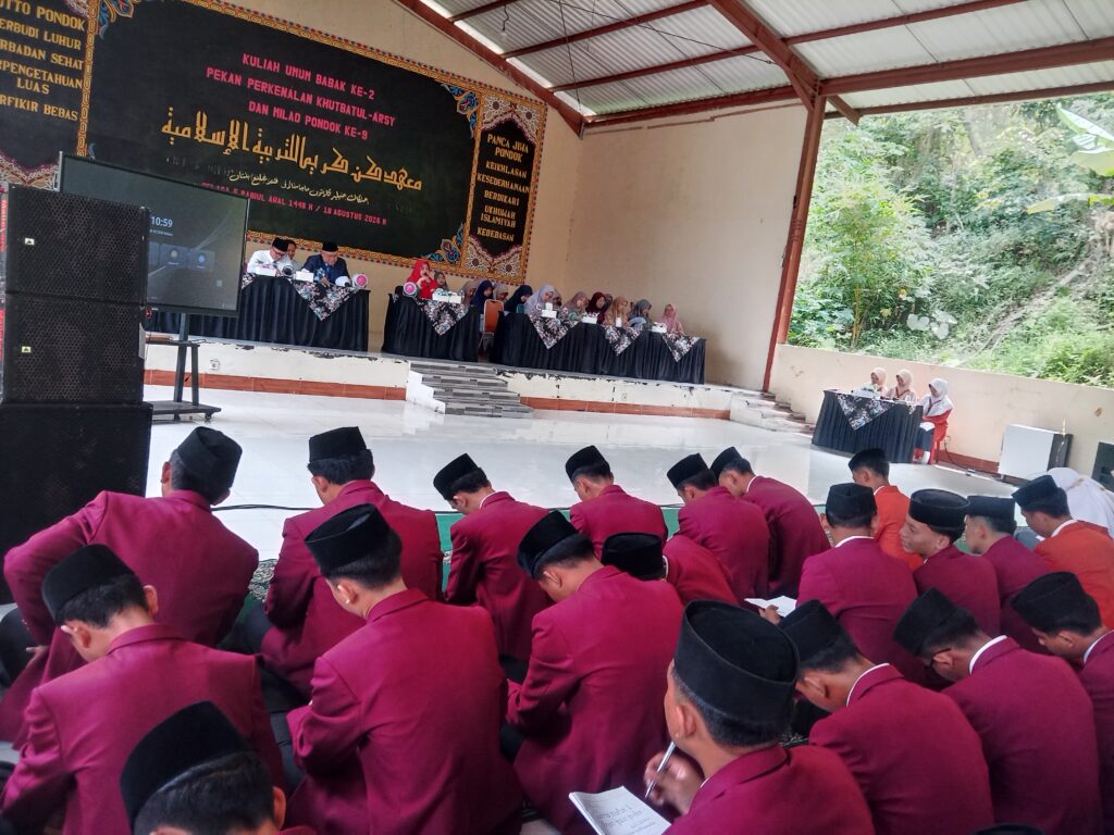 Kuliah Umum Babak Ke-2, Hj. Ernawati Sulhatul Imamah, Wakil Pimpinan: Teguhkan Pancajiwa dan Moto sebagai Ruh dan Karakter Santri