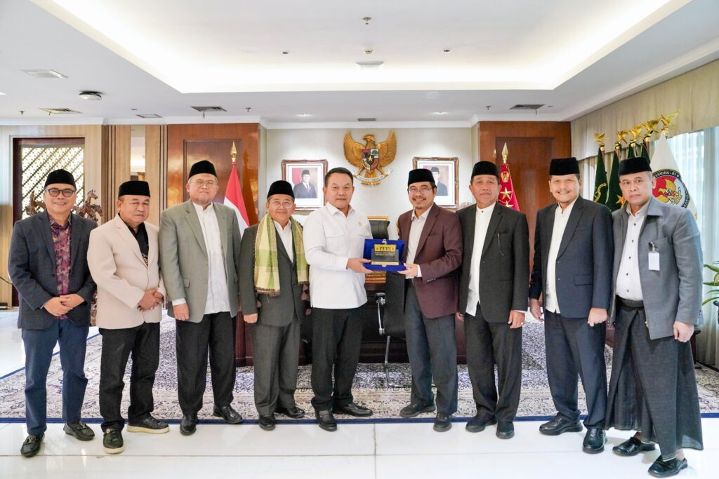 Silaturahmi Pengurus FSPP Banten, Jenderal Dudung Dorong Santri Berkiprah dan Pesantren Cetak SDM Unggul